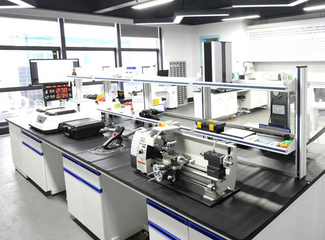 উপাদানের উৎস থেকে গুণমান নিশ্চিত করা: ইট তৈরির সরঞ্জামের মূল দক্ষতাকে শক্তিশালী করা